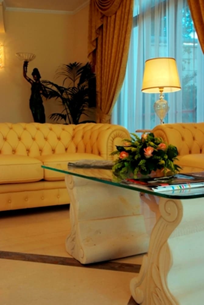 Albatres Palace Hotel 55/63