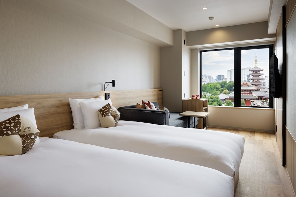 ROOM, TWIN BEDS, SOFA
