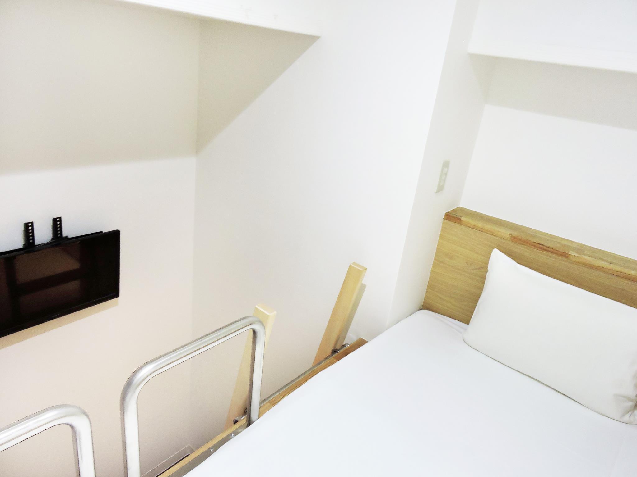 Upper, Single, Double Bed
