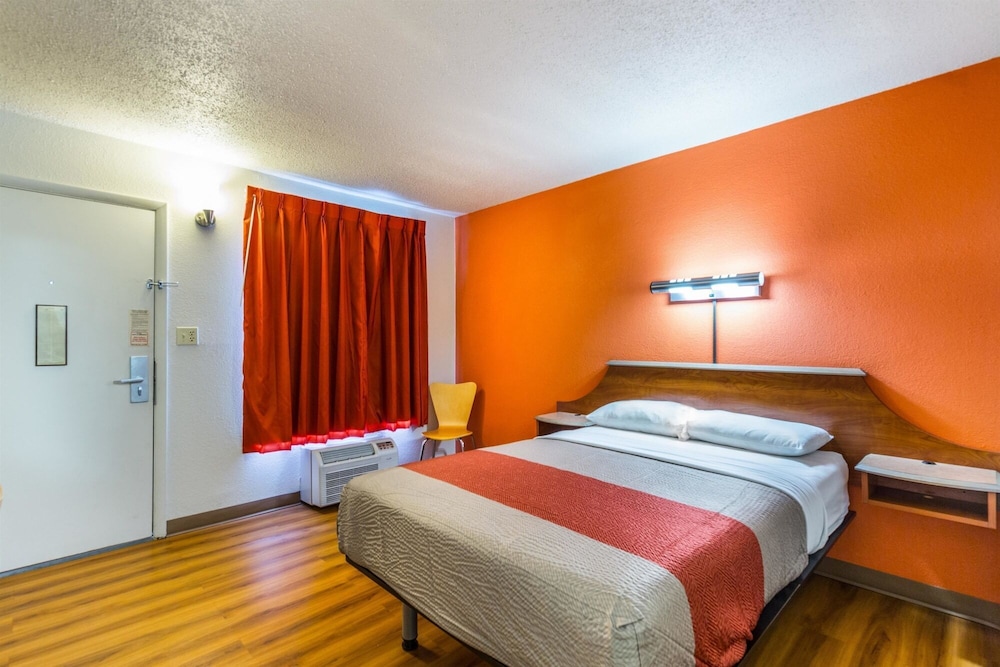 Rodeway Inn Mount Vernon, IL 19/32