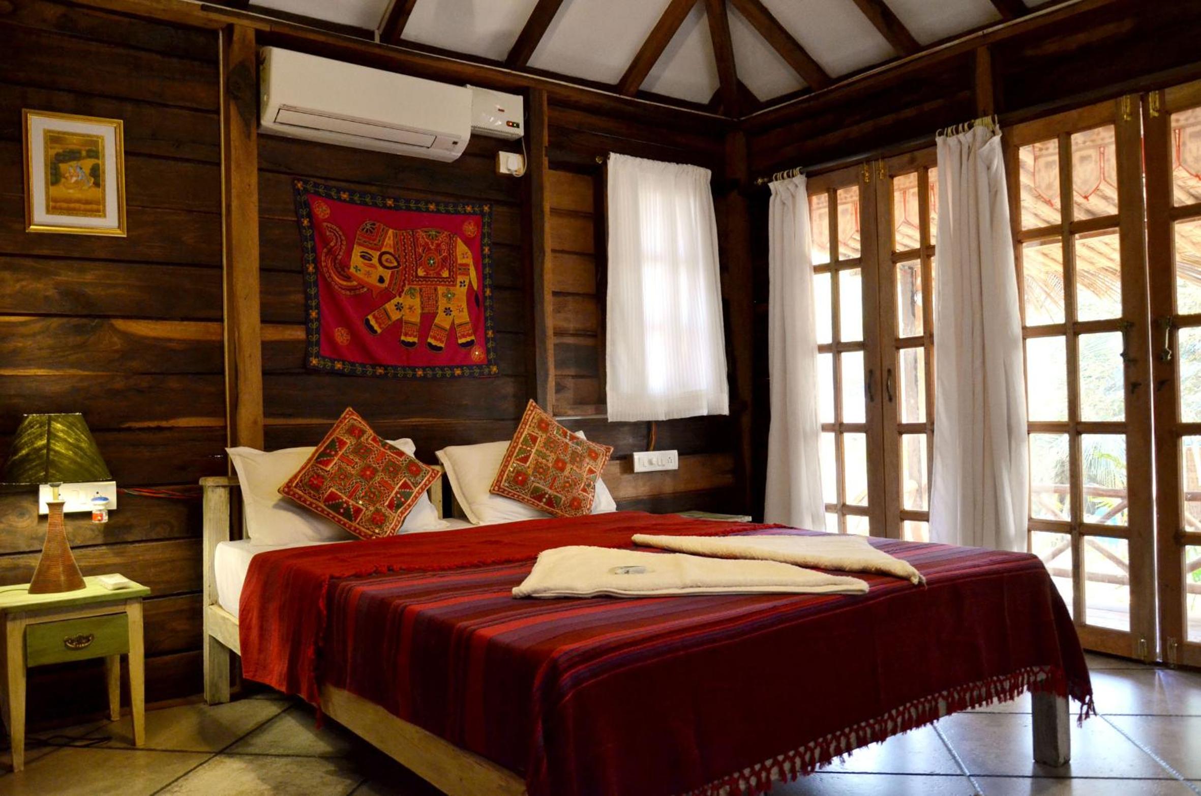 Tropical, Wooden, Cottage, 1 Queen and 1 Double Bed