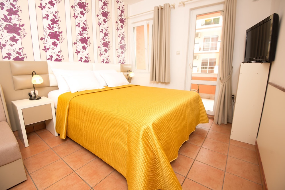 COMFORT, DOUBLE OR TWIN BED