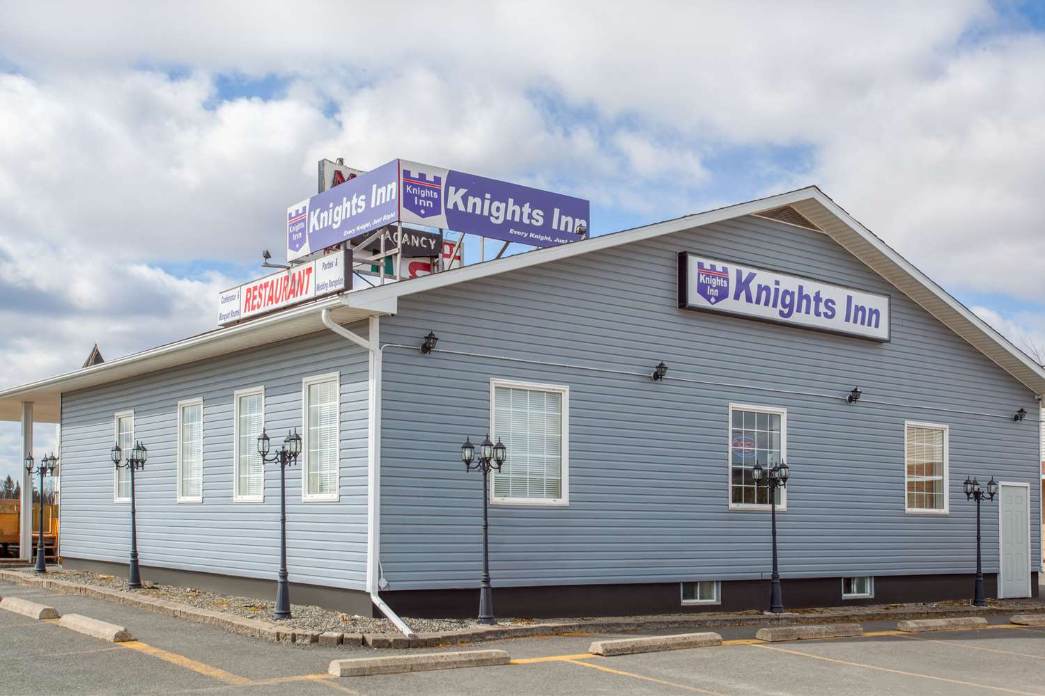 Knights Inn Woodstock 2/37