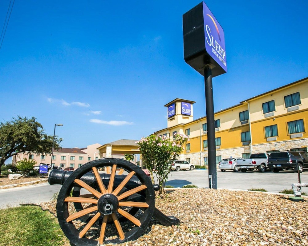 Sleep Inn & Suites Gonzales near Palmetto State Park 3/50