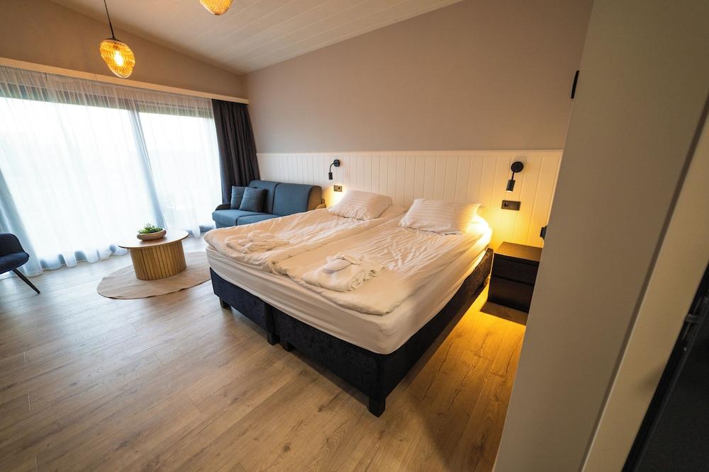 Luxury, Cabin, Twin Beds