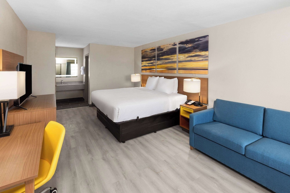 Days Inn & Suites By Wyndham Vicksburg 15/33
