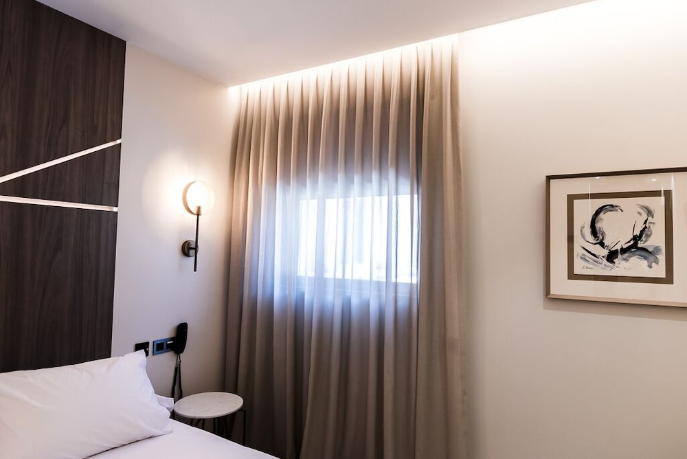 Ansares Hotel 17/50