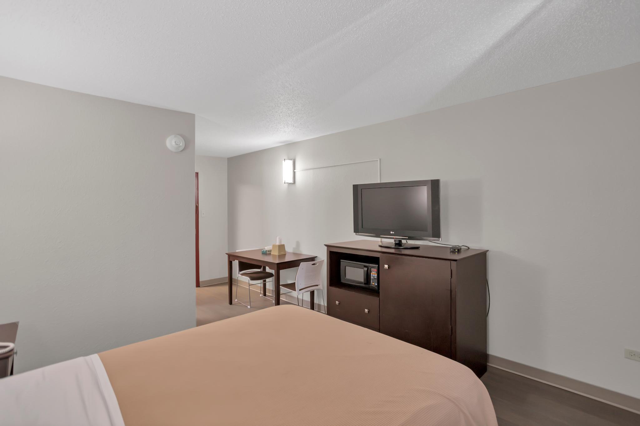 Room, Queen Bed