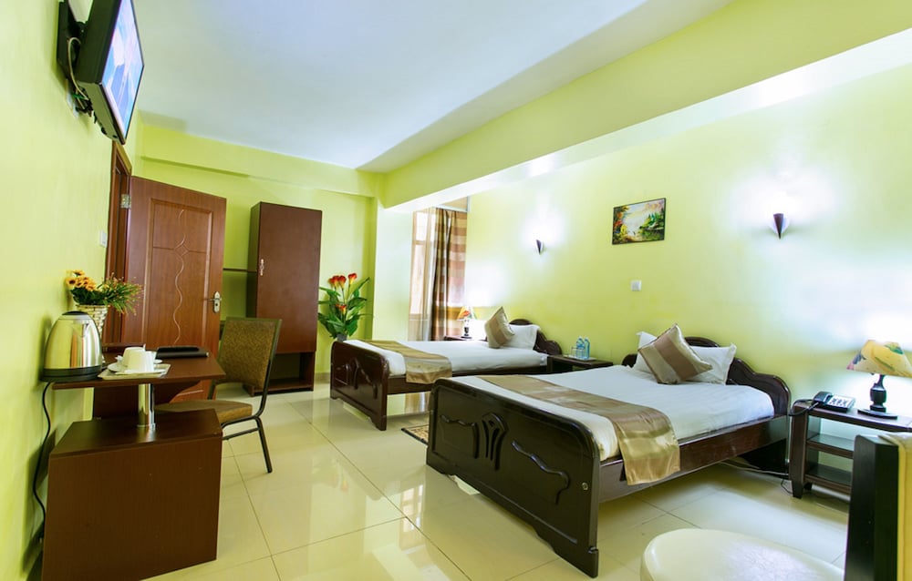 The Legacy Hotel & Suites 8/33