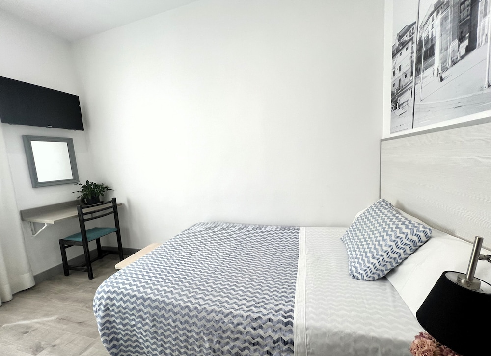 Hostal San Lorenzo 34/50