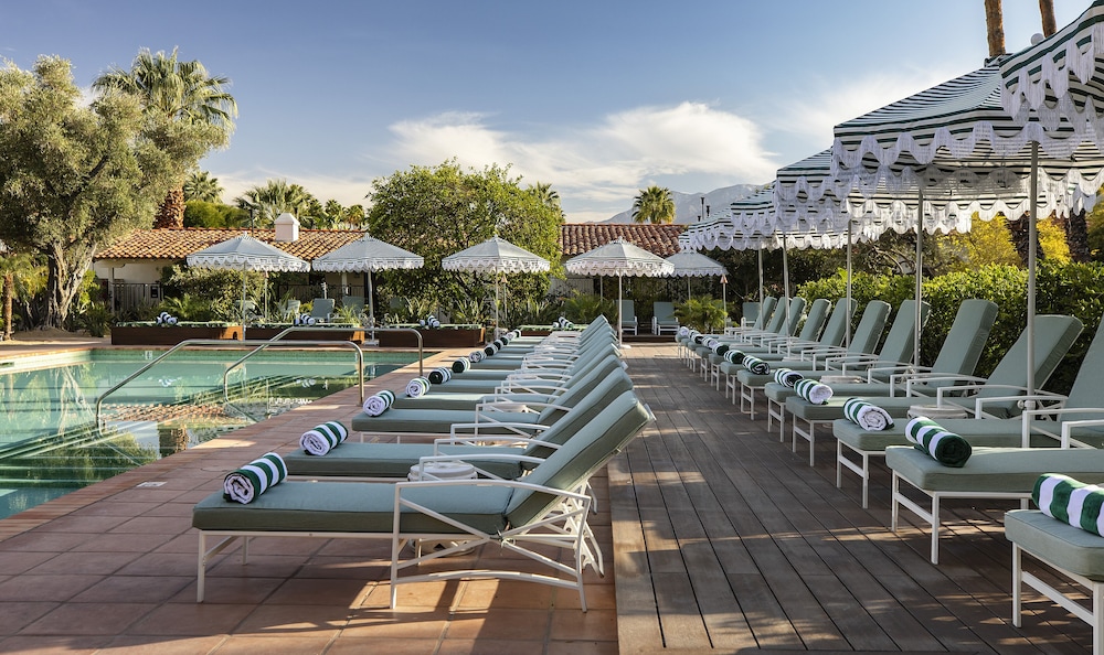 Colony Palms Hotel 38/44