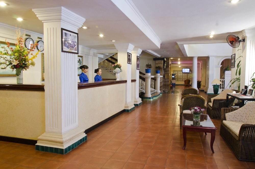 Petro House Hotel 40/84