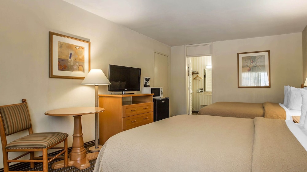 Travelodge By Wyndham Palm Springs 18/41