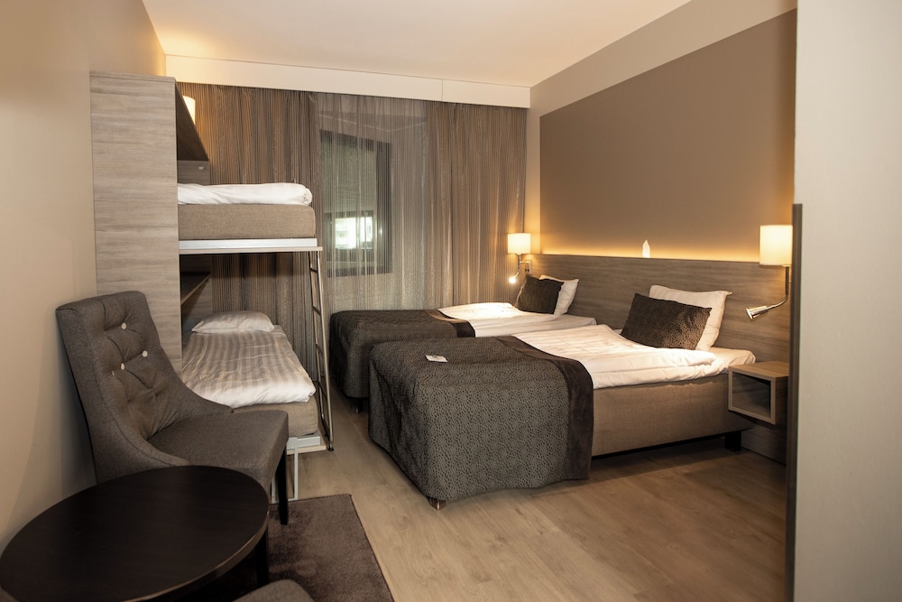 Family, Twin Beds, Bunk Bed
