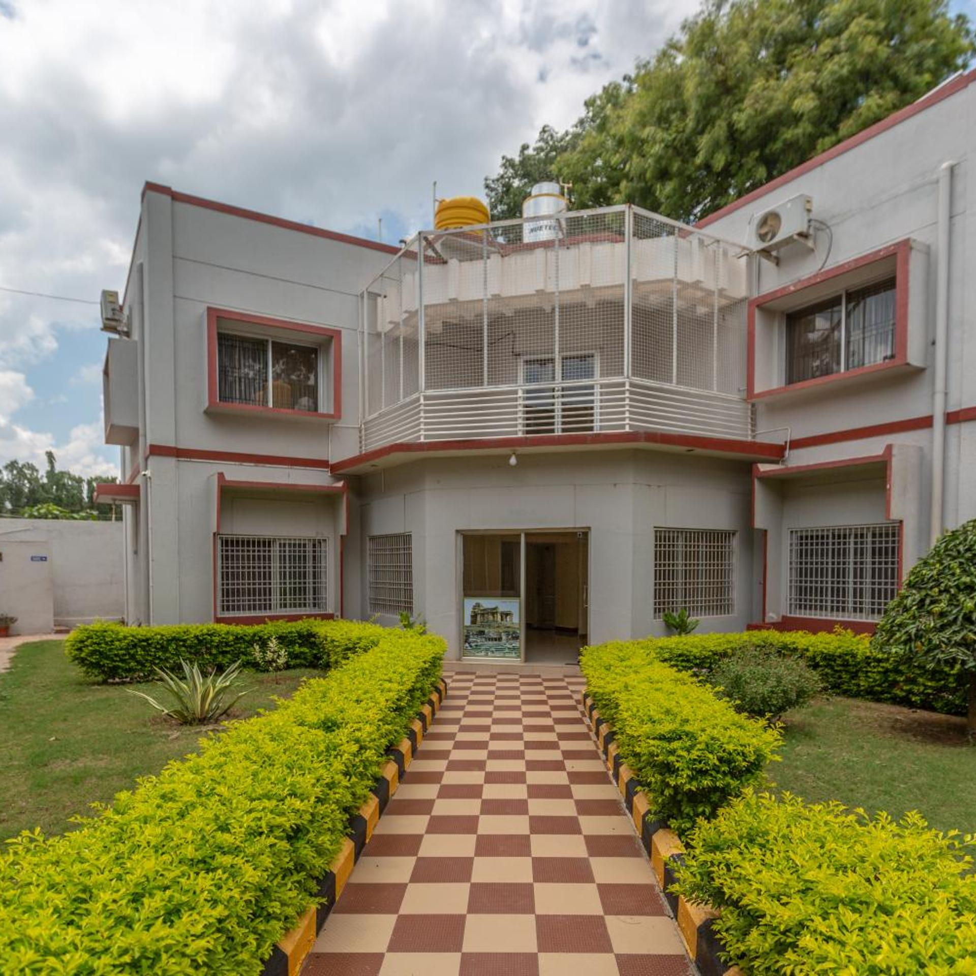 Kstdc Hotel Mayura Chalukya Badami 45/50