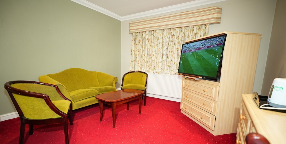 CONSORT HOTEL 40/51