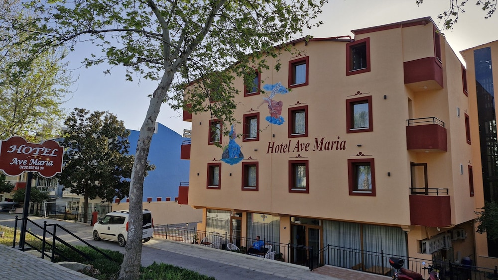 AVE MARIA HOTEL 5/65