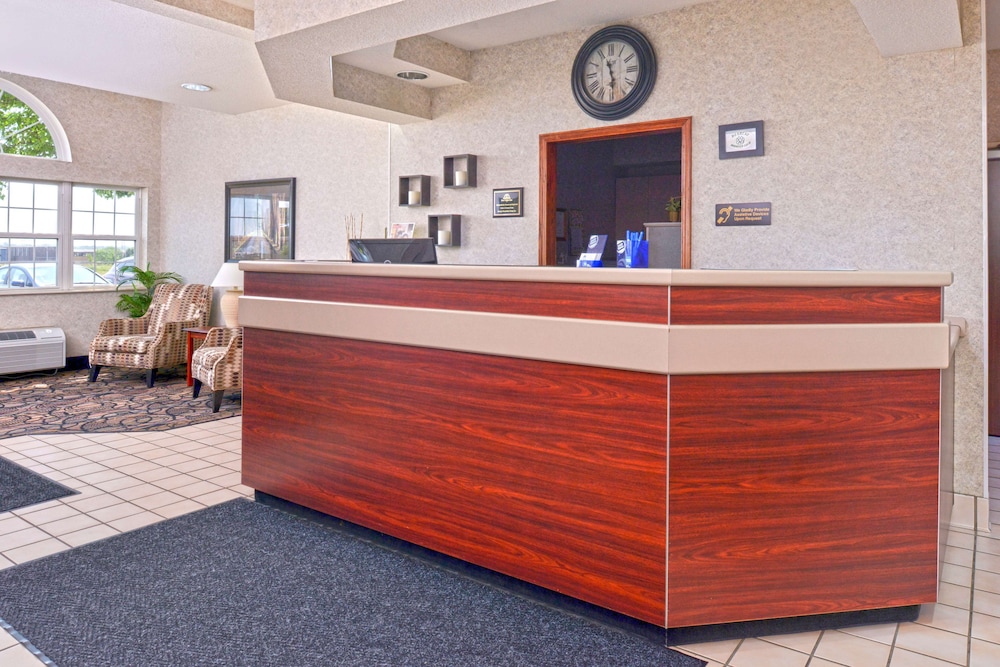 Americas Best Value Inn and Suites Maryville 8/39