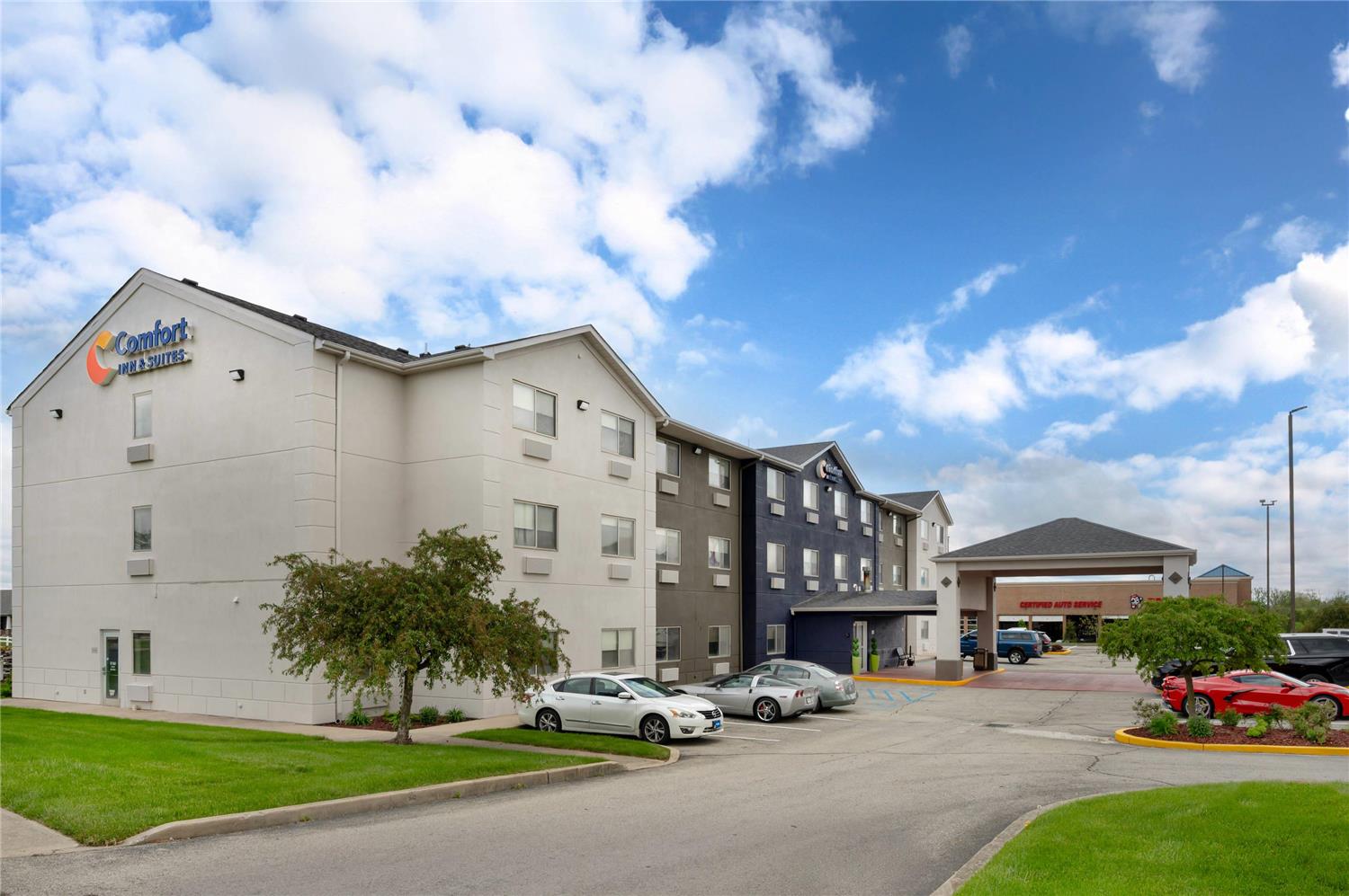 Comfort Inn & Suites North Greenfield 20/21