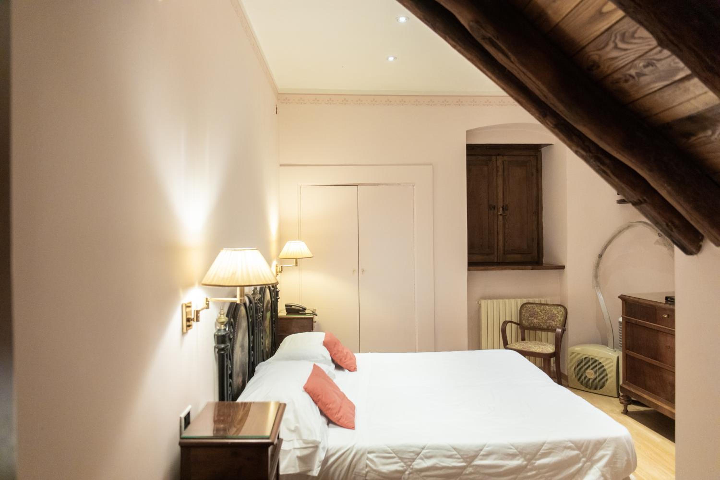 Charme, Double or Twin Bed، Hotel Clitunno 8/10