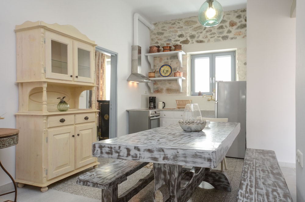 Naxos Center Houses 30/50