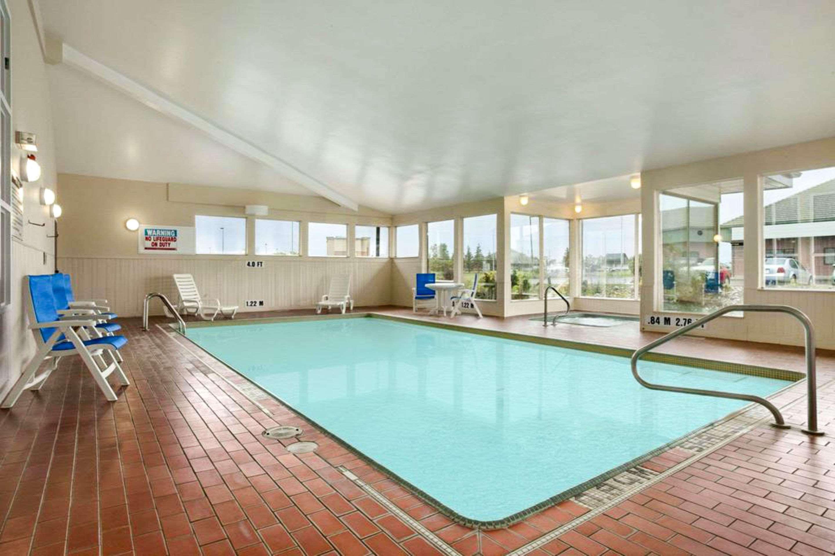 swimming pool spa