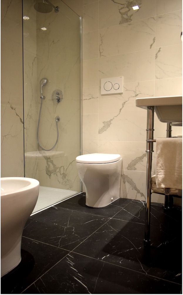 Raeli Hotel Archimede 43/44