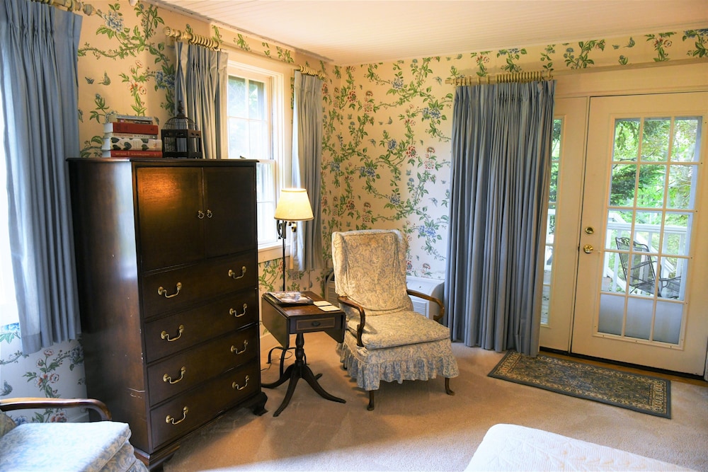 Fairville Inn 34/55