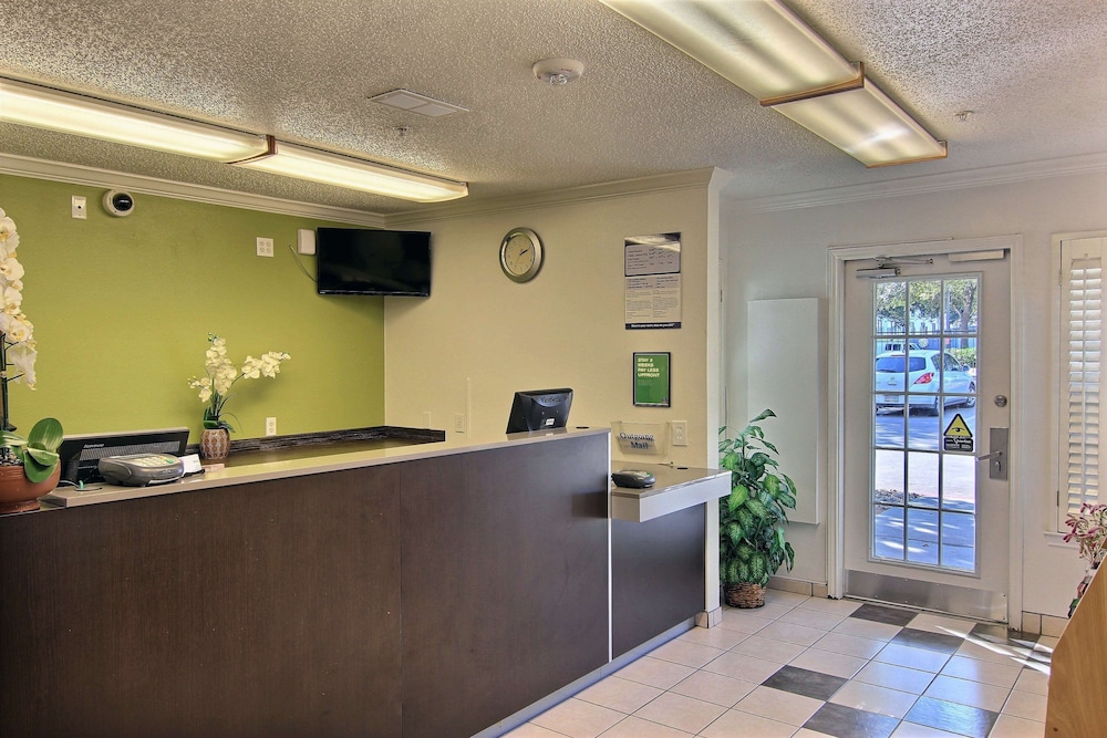 Studio 6 Extended Stay - Austin, TX - Midtown 8/59