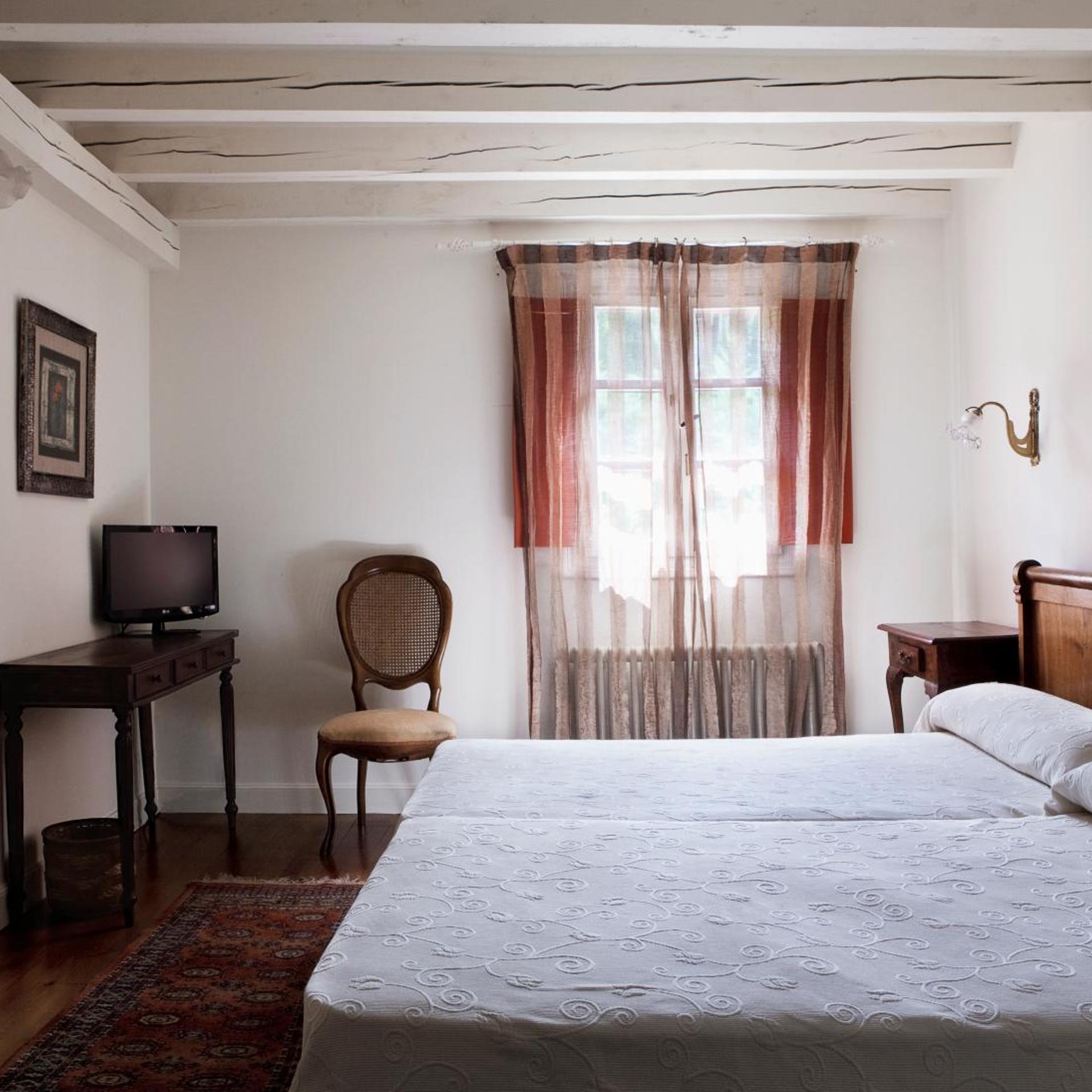 HOTEL IRARAGORRI 12/50