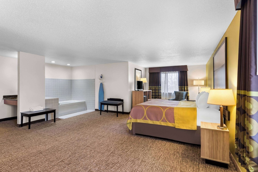 Super 8 by Wyndham Oelwein 19/47