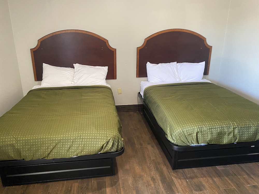 Studio Suites Extended Stay 16/41