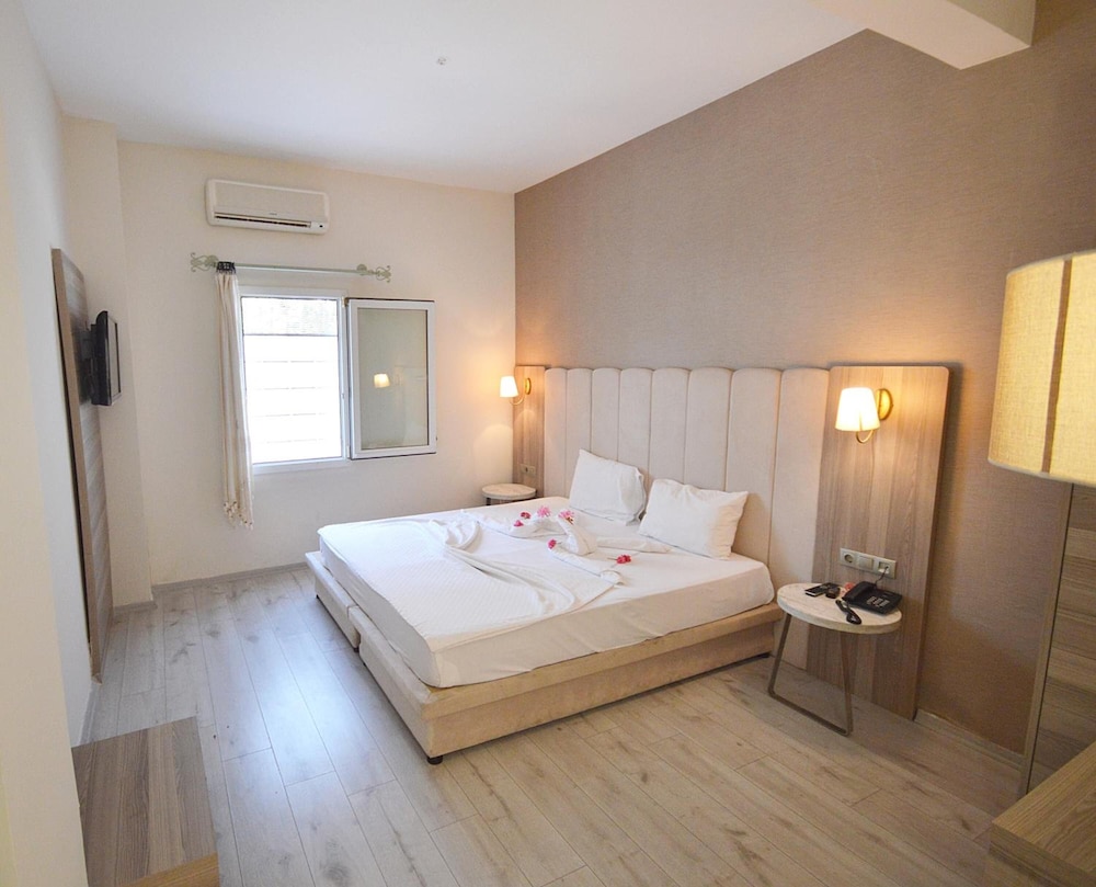 The Hotel 48 14/49