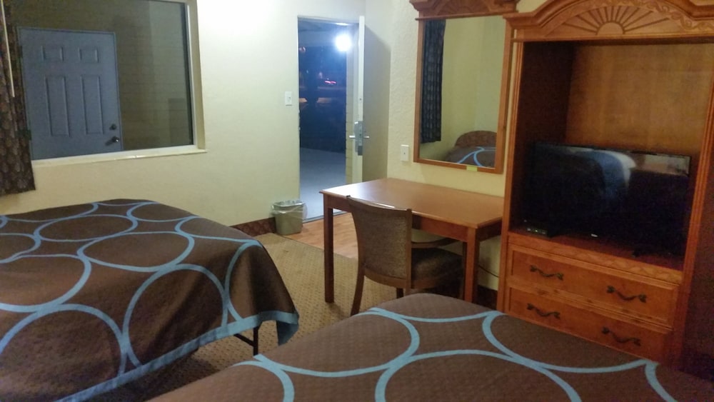 Americas Best Value Inn- Daytona Beach 28/35