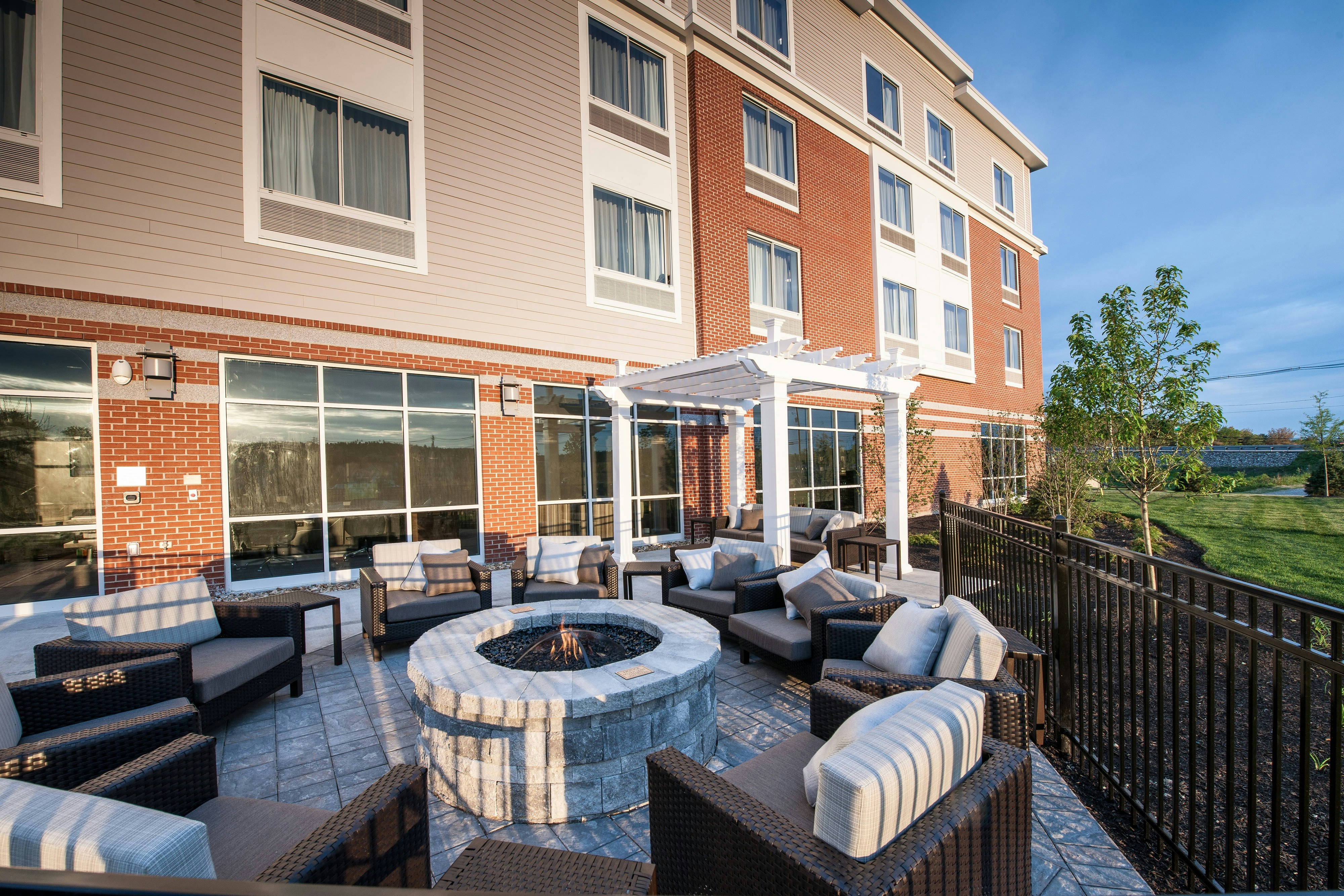 COURTYARD BOSTON LITTLETON 33/49