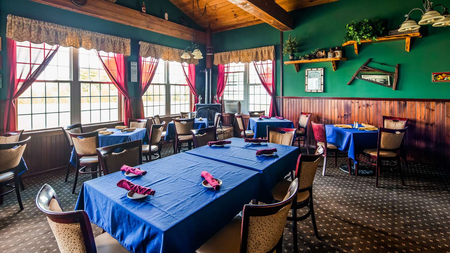 Best Western Plus Ticonderoga Inn & Suites 21/35