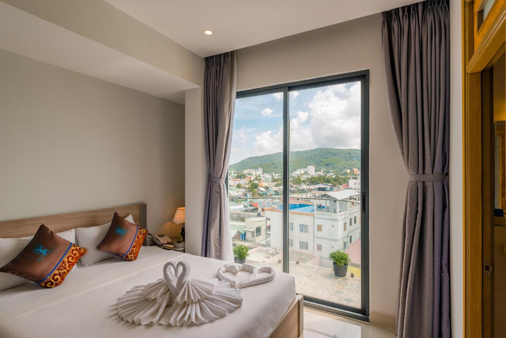 Deluxe, City View