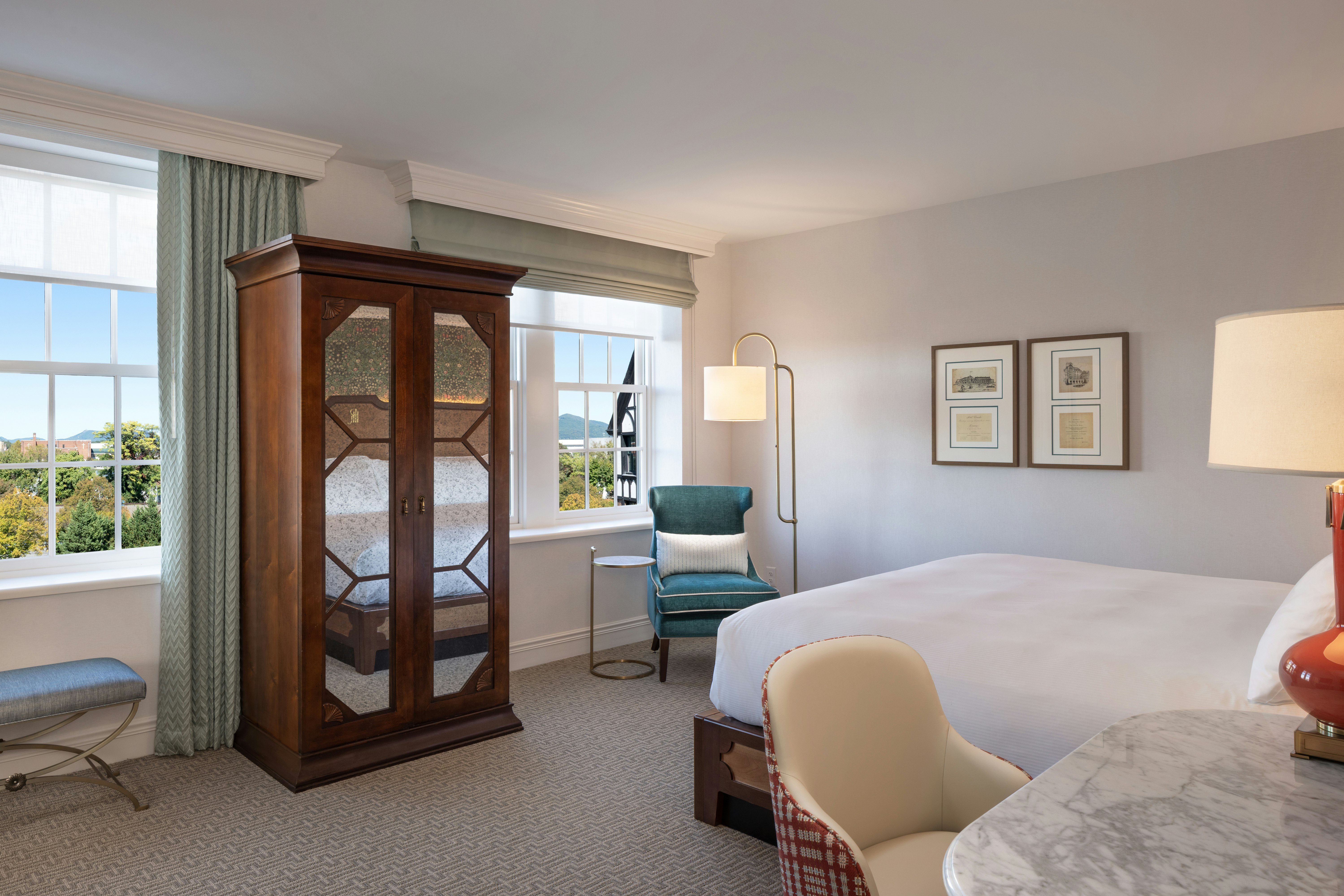ROOM, KING BED