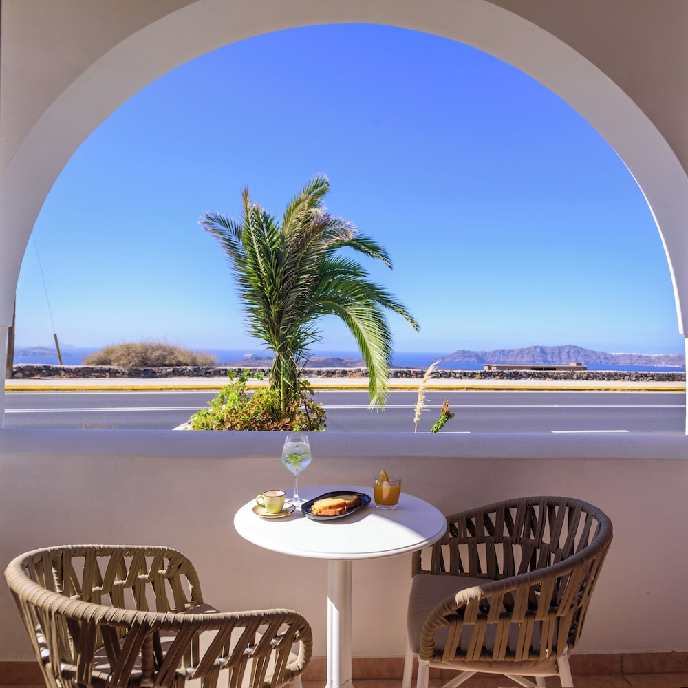 Astir Thira 45/57