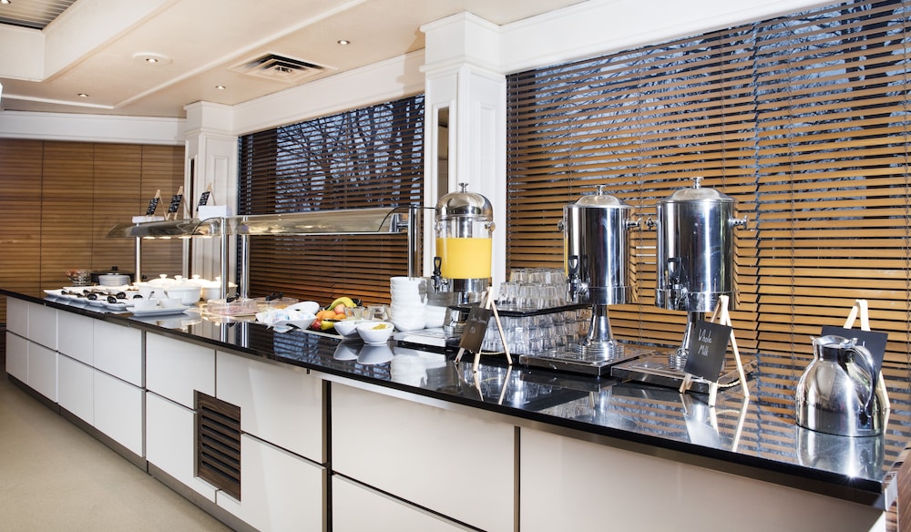 Normandy Hotel 50/56