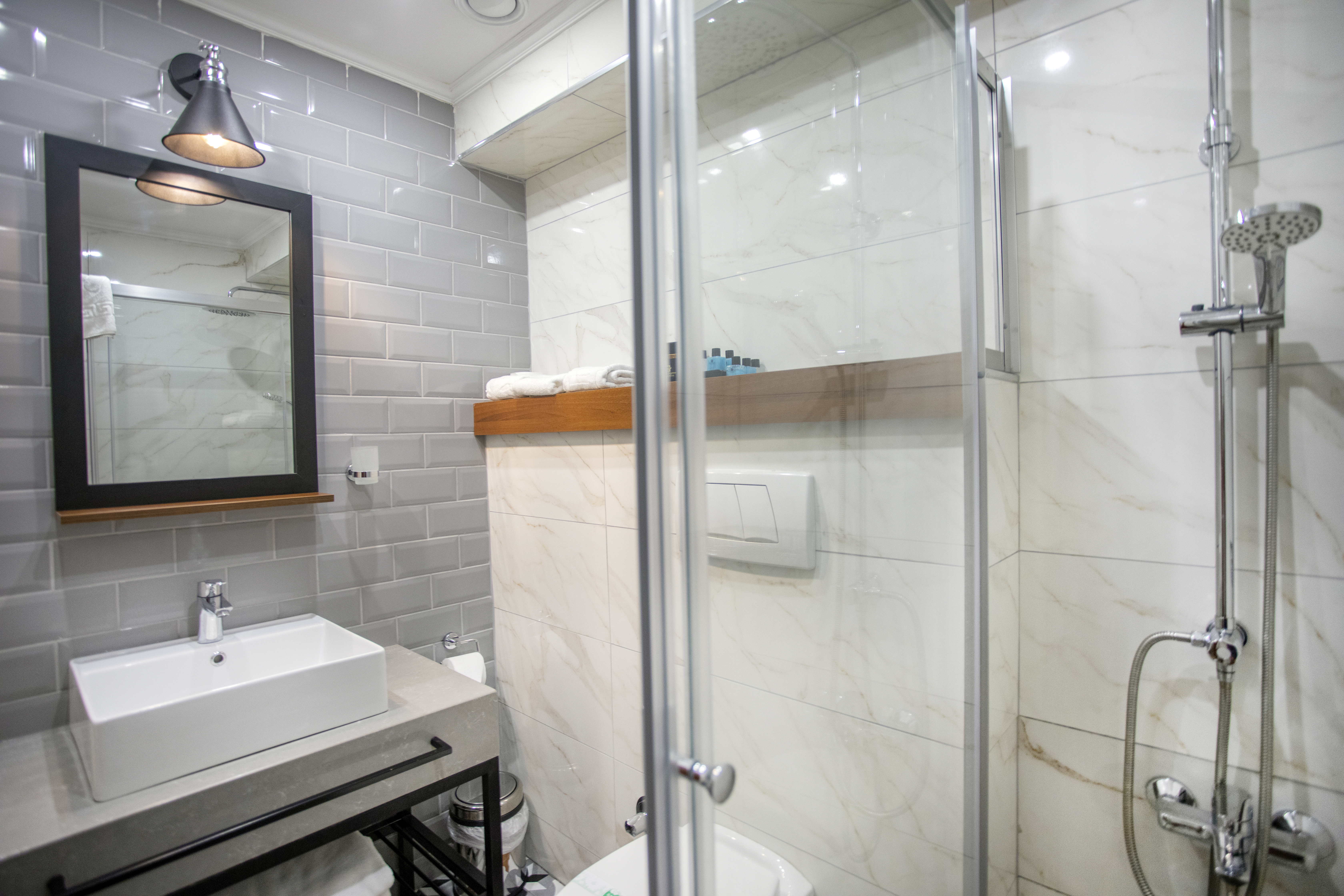 Superior, Double or Twin Bed, French Balcony، Orient Express Hotel Spa 2/2