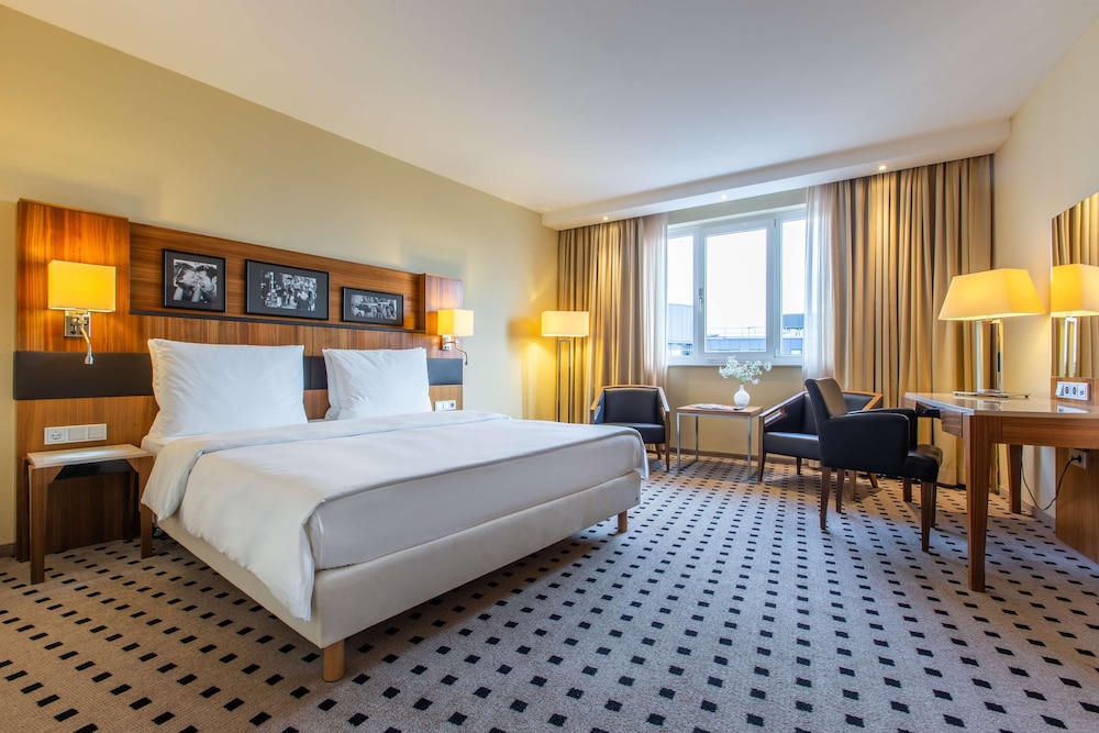 Radisson Blu Hotel, Hamburg Airport 15/66