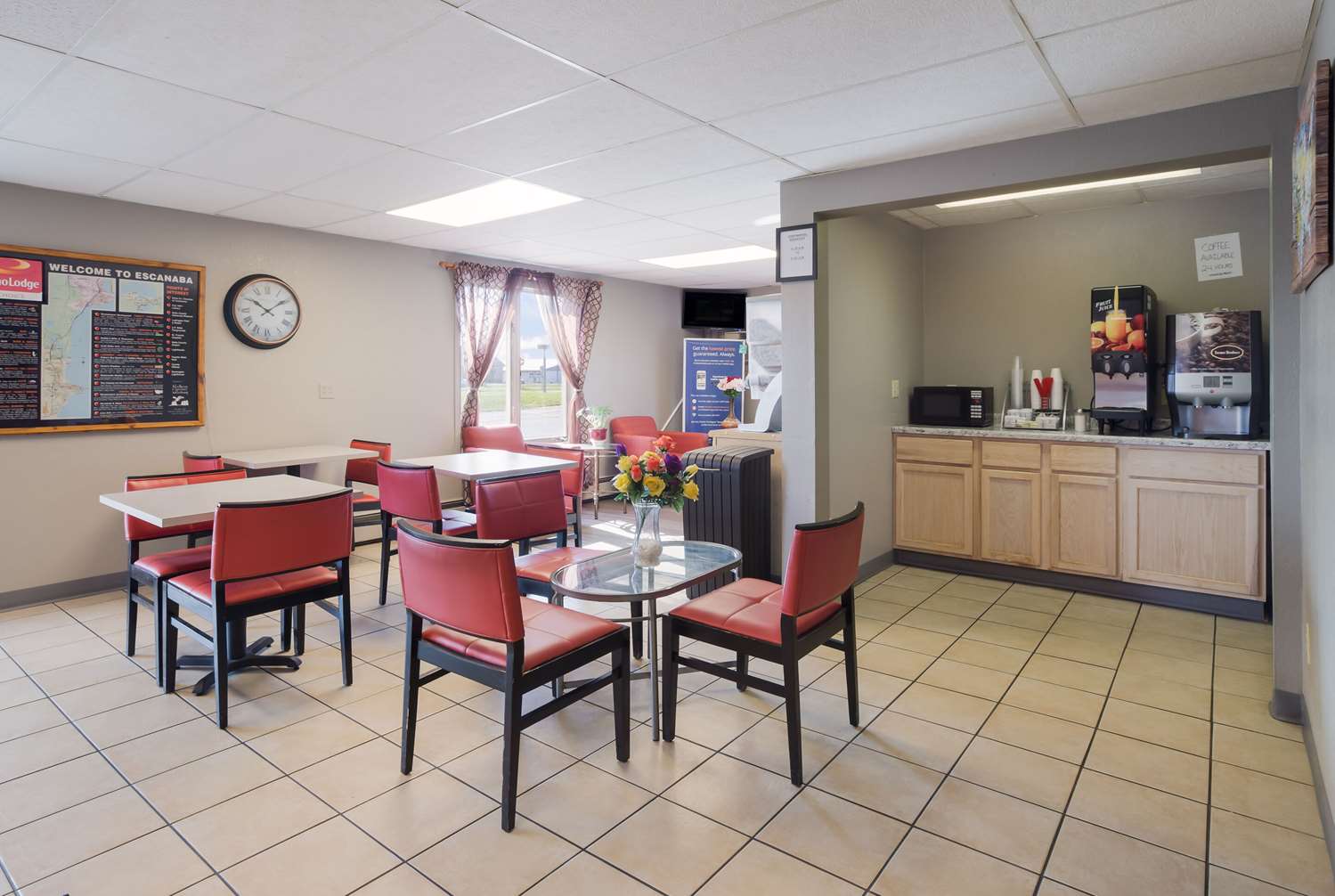 Econo Lodge Inn & Suites Escanaba North 12/14