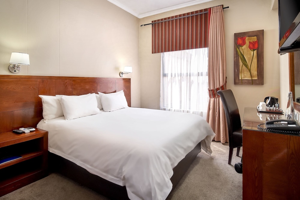 Protea Hotel Hatfield 17/39