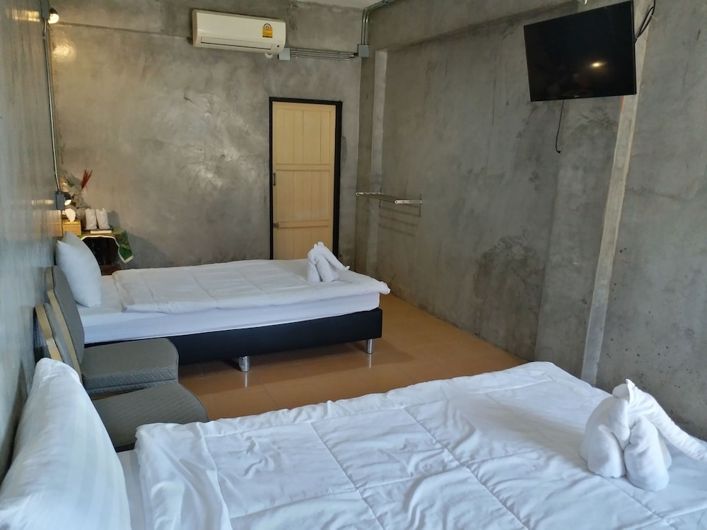 Chang Hostel Suvarnabhumi by ZUZU 33/47