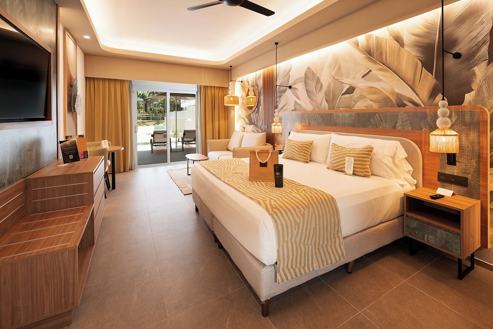 Elite, Swim Up, Club, Junior Suite, Villa, Double Bed, Adult Only