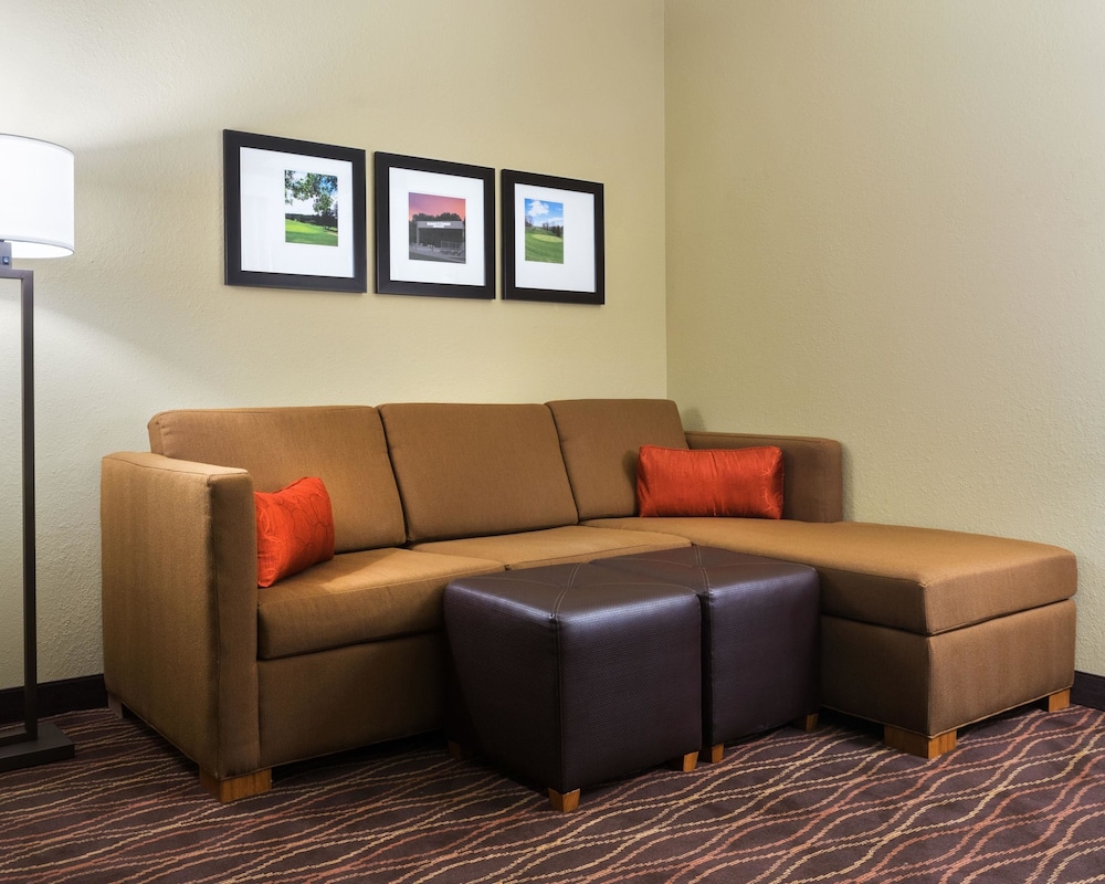 Comfort Suites DuBois Country Club 30/51