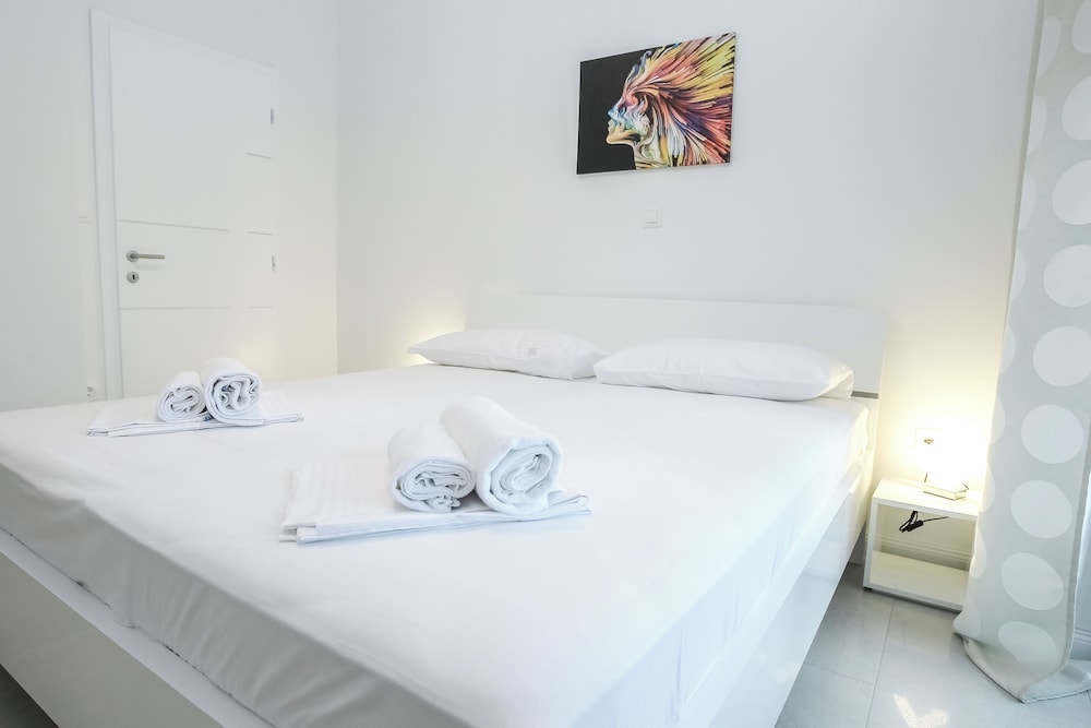 Apartments Tomana 25/50