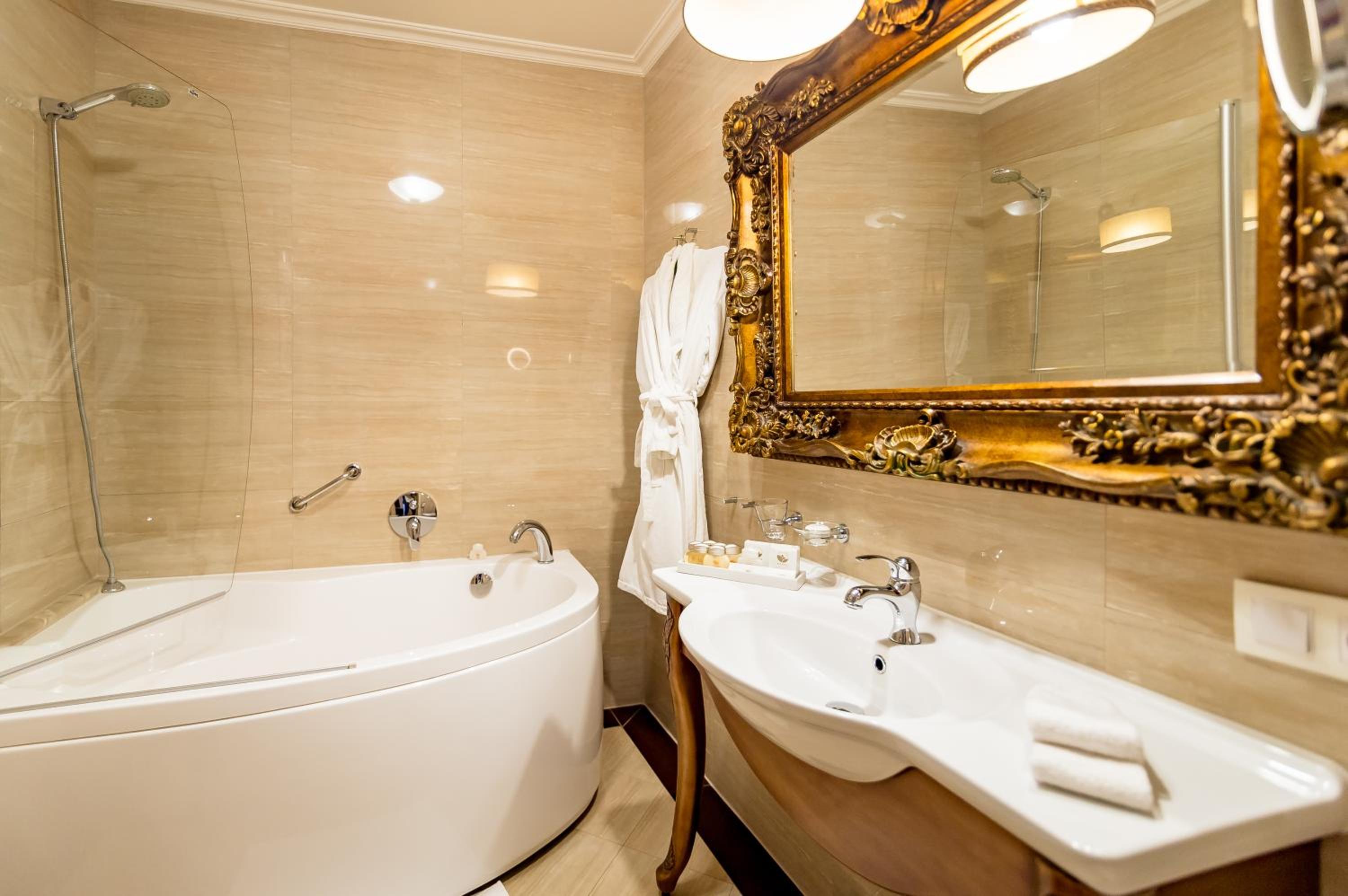 Bohema Hotel & Spa 49/50