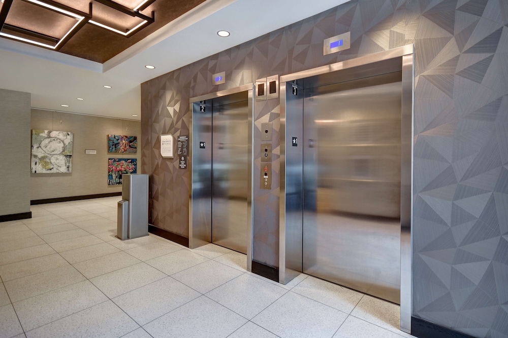 Home2 Suites by Hilton Kalamazoo Downtown 8/67